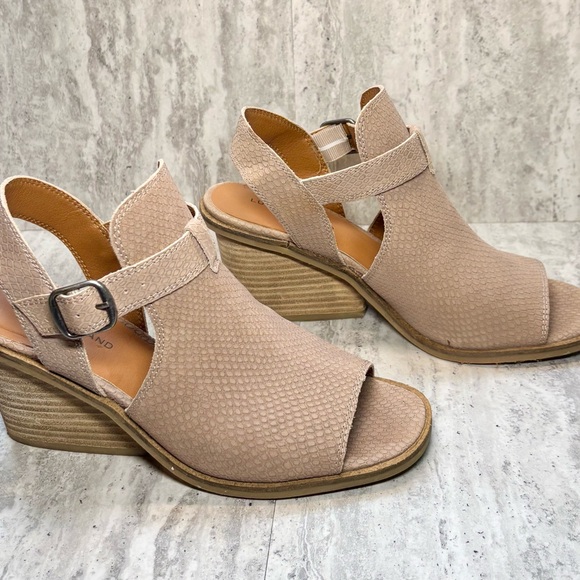 Lucky Brand Tan Brown Leather Adjustable Wedge Sandals 7.5M - Picture 5 of 7